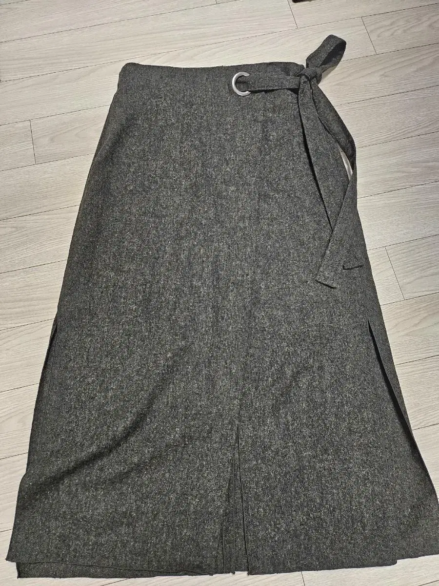 I'm selling a brand new long length skirt made by H&M in size M.