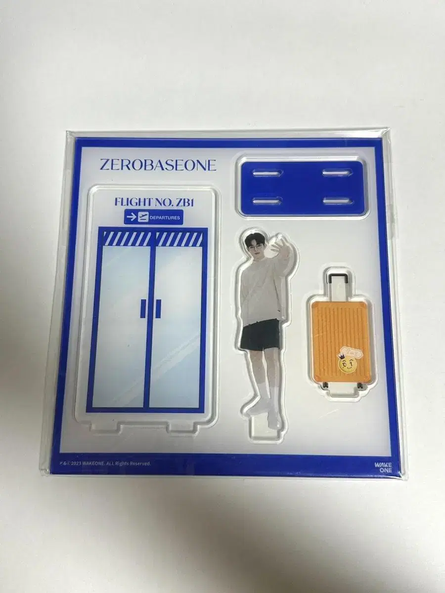 zerobaseone zhang hao moremodern pop up acrylic stand fan con md necklace candle