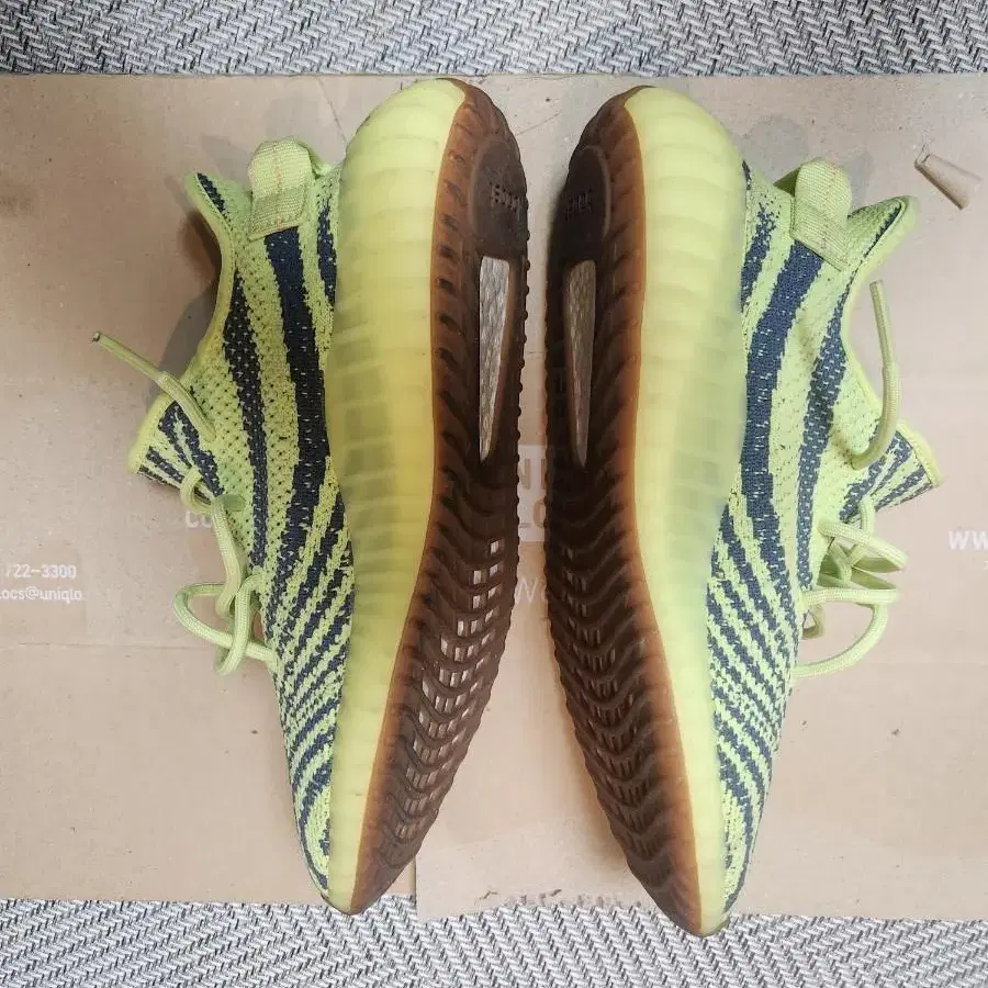 [275]이지부스트 350V2 semi frozen yellow