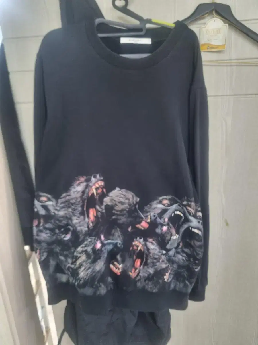 Givenchy Monkey sleeveless top in size L