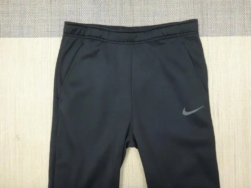 (36") Nike Therma Regular Brushed Training Pants