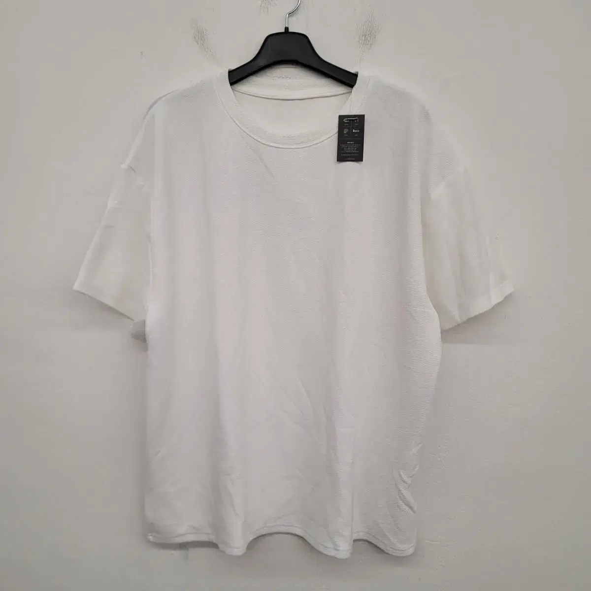 [115/3XL] Bymono's Wrinkle-Free Short-Sleeved T-Shirt for Sale.