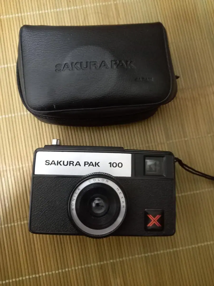 Sakura Pack 100 Film Camera