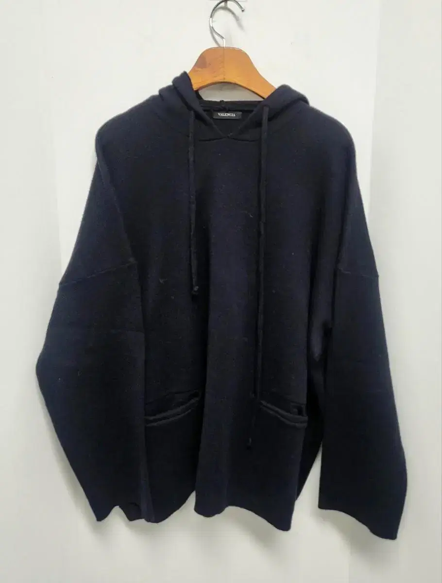 Valencia, Spain Loose-knit hoodie