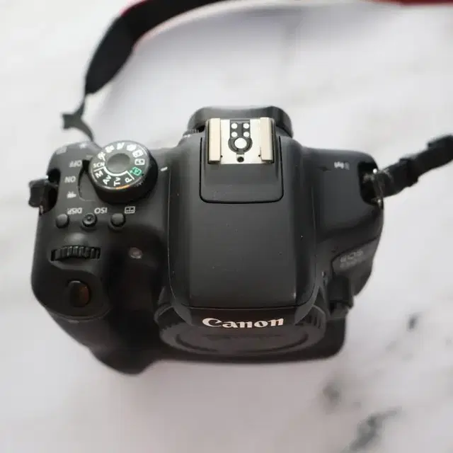 캐논 dslr 카메라 EOS 750D 바디와 정품 세로그립 세트