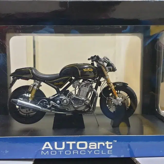 Autoart 1:12  Norton commando 952