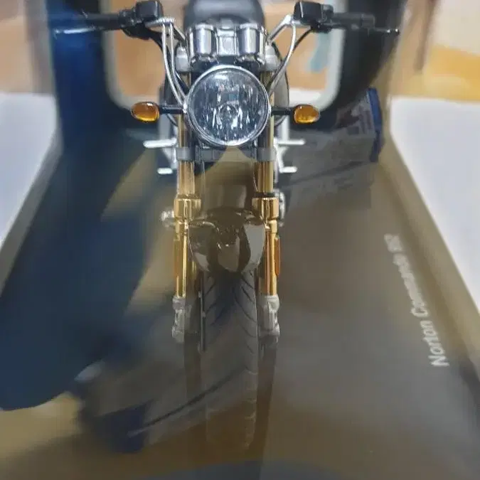 Autoart 1:12  Norton commando 952