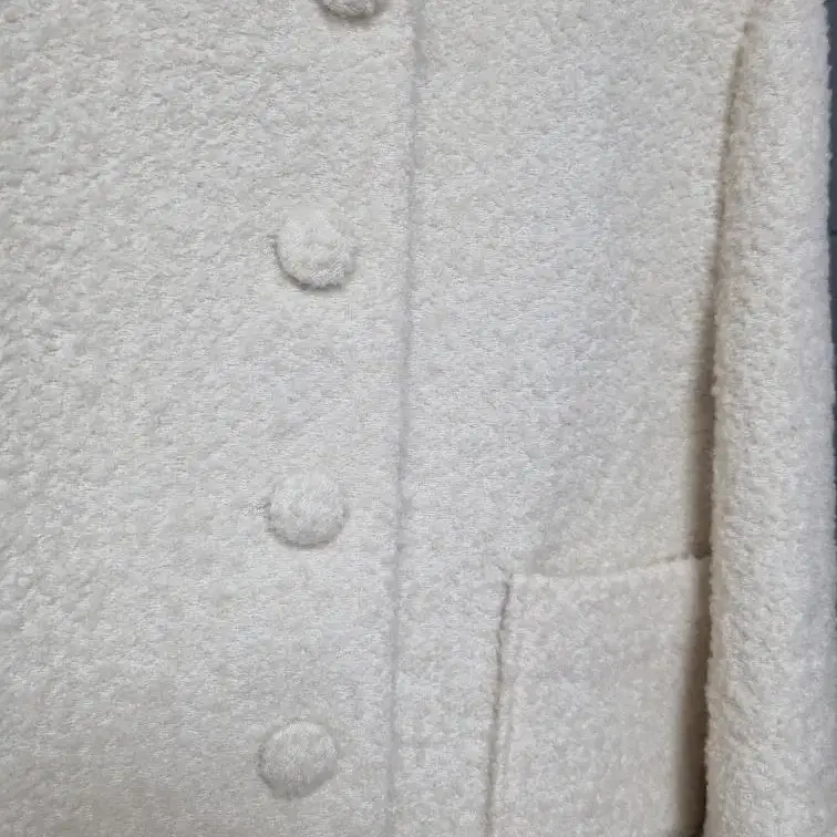 마론에디션 Antique Cream Boucle Wool Blazer