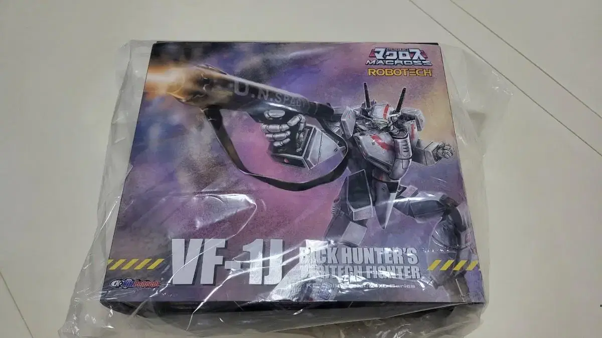 킷즈컨셉 1:72 vf-1j 이치조 히카루 전용기(릭헌터)