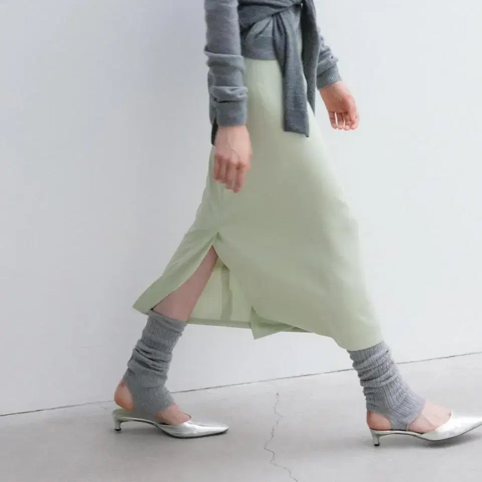 lfm silky a line long skirt / sage 구해요!!