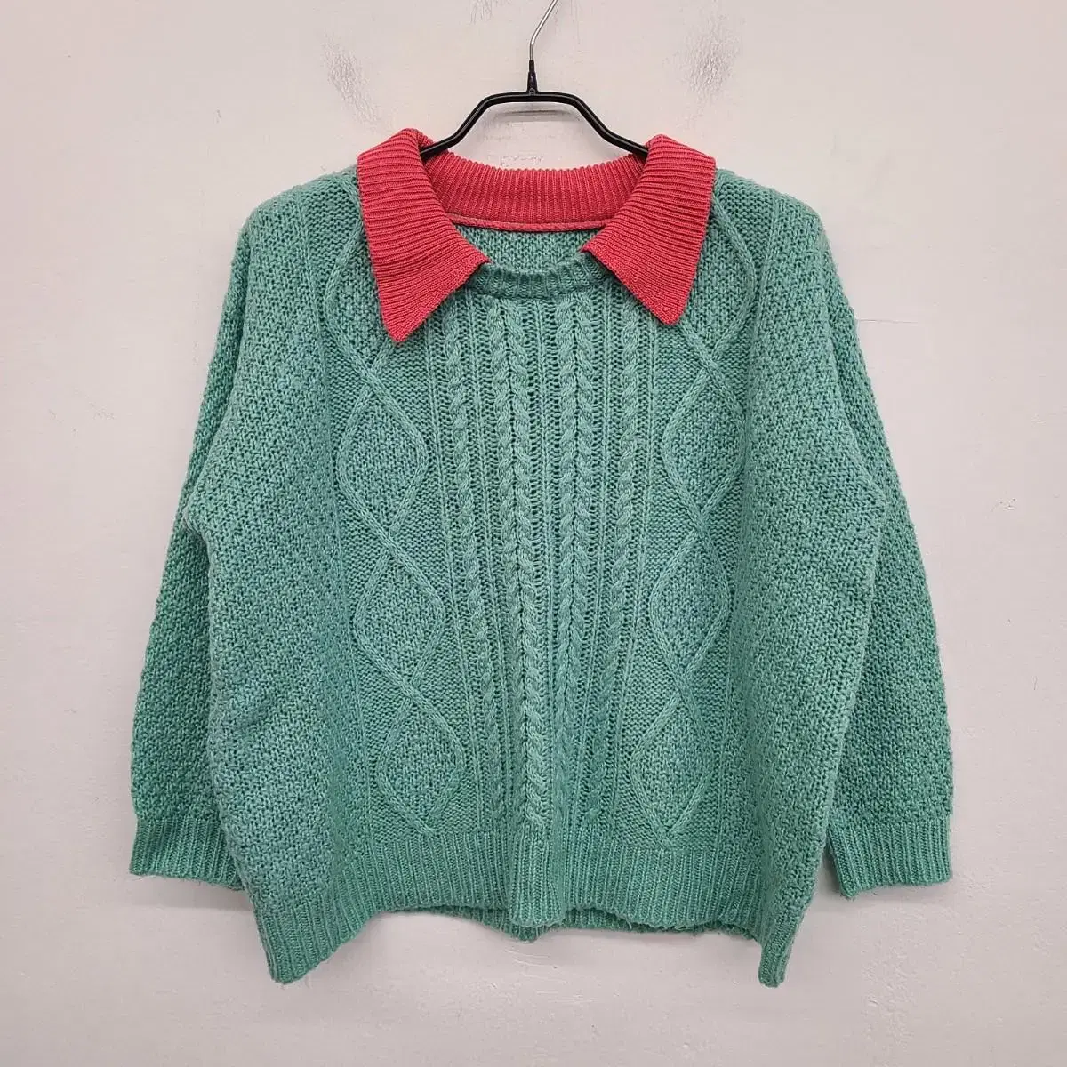 [Women's size 55-66] Twisted pattern color scheme kara Knitwear for sale.