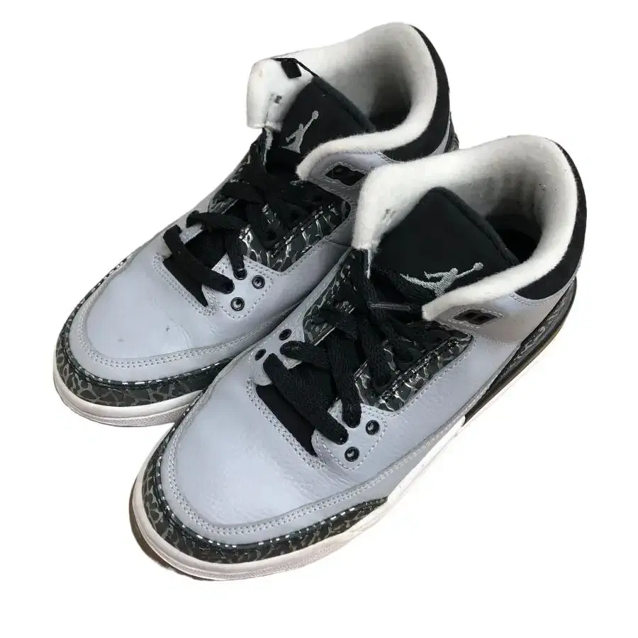 Jordan 3 Retro Wolf Grey 235mm