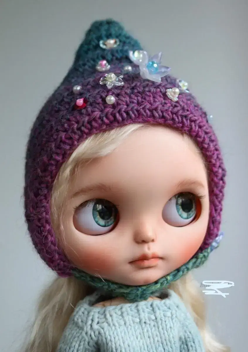 Blythe Overseas Writer's Hat