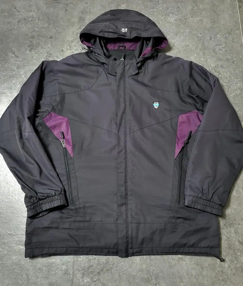 Vintage9 Valencia Vintage Windbreaker