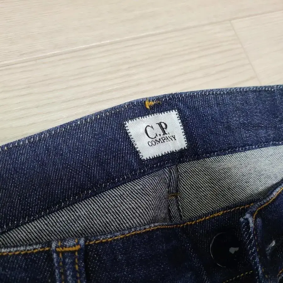 CP컴퍼니 청바지 (CP company JEAN) 팝니다