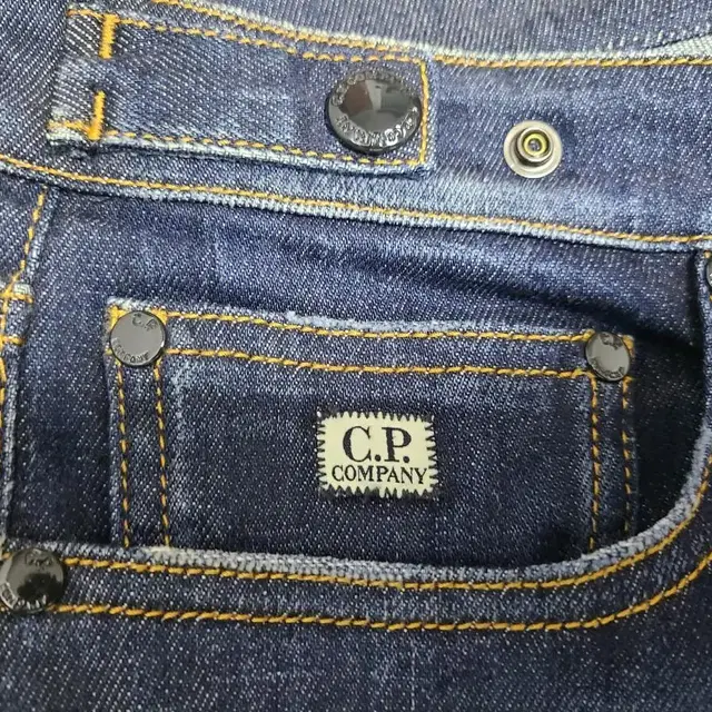 CP컴퍼니 청바지 (CP company JEAN) 팝니다