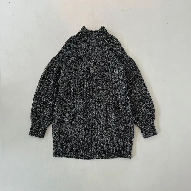 Vintage Unfil Round Knit