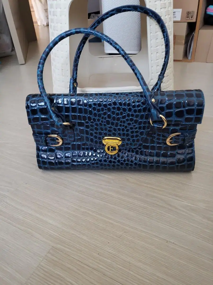 Esquire handbag