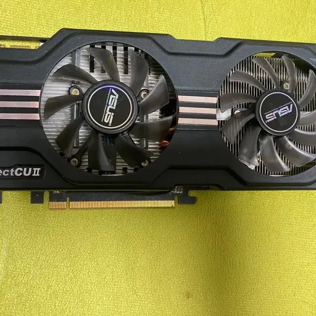 GTX 560 ti 그래픽카드