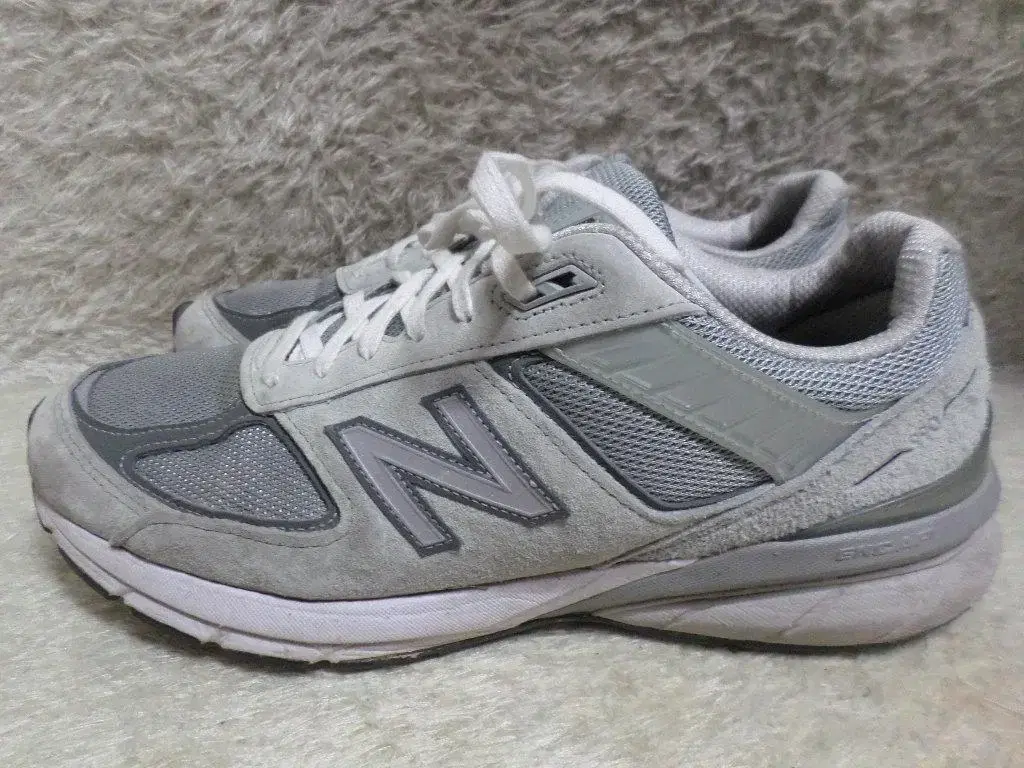 LEW Lukewarm 300 New Balance M990GL5 Sneakers Used Shoes