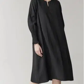 COS 블랙 Smoked Sleeve Dress 36size