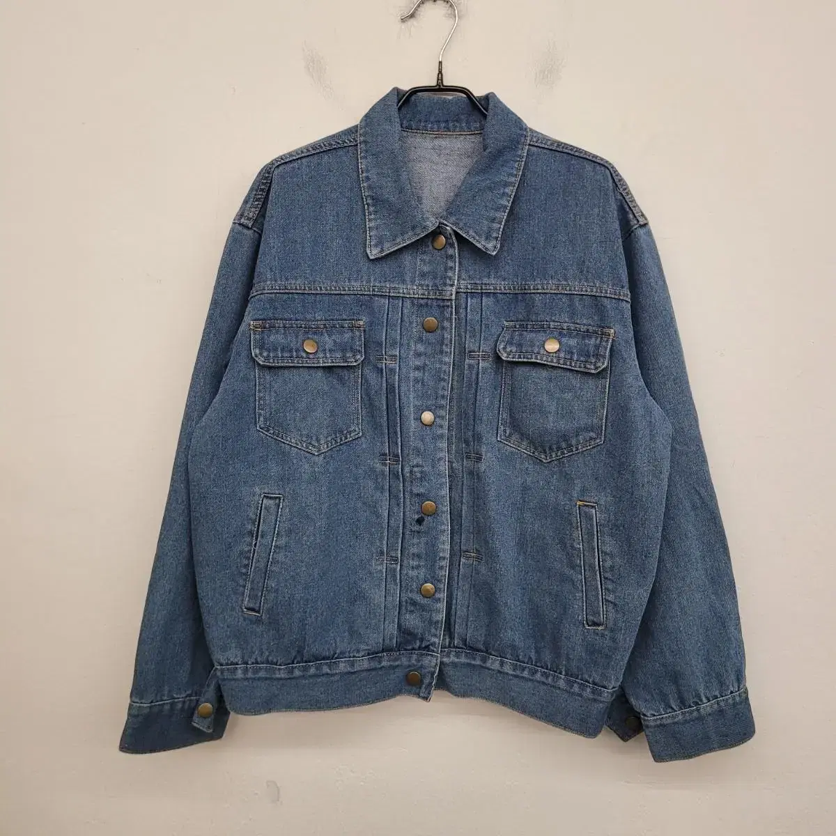 [Women's 77 size] Basic denim jacket for sale.