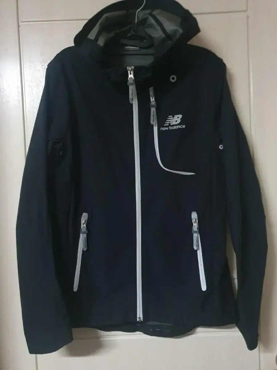 New Balance Bom Gaeul HoodieWindbreakerM 95