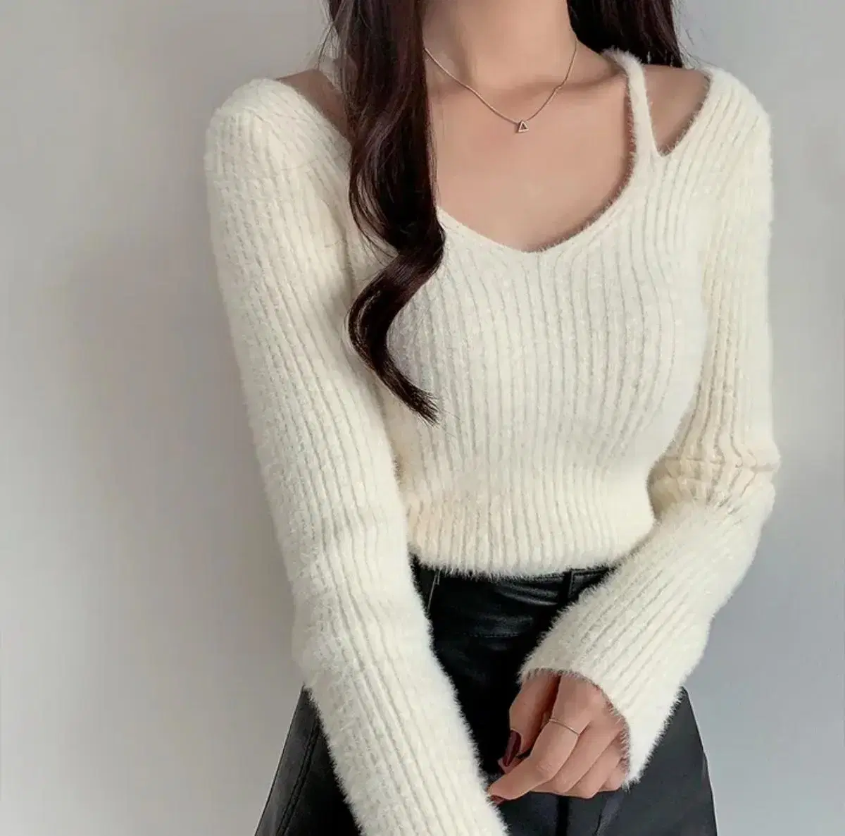 Angora shoulder slit knit to sell