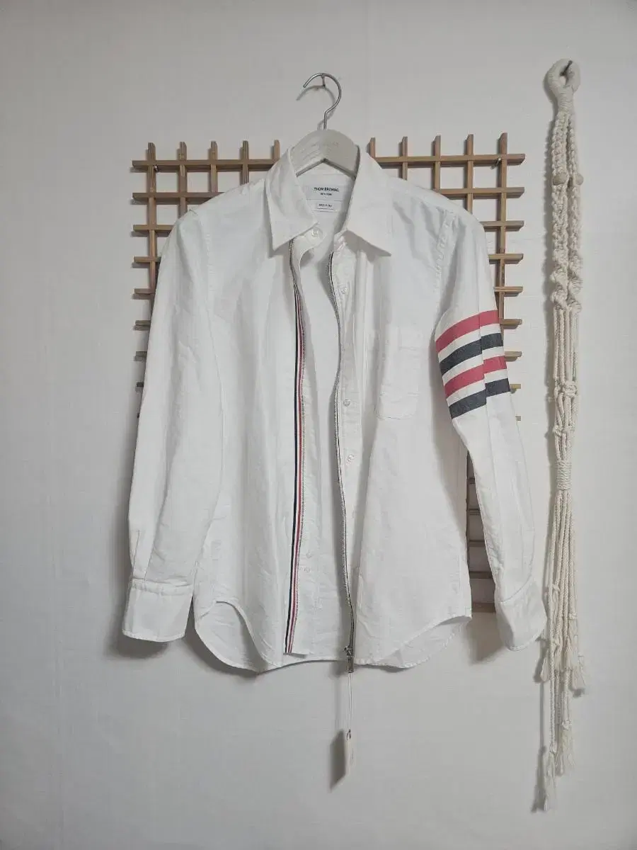 [new] thom browne zip up!!! shirt, worn once, as new, stored as new! 2사이즈