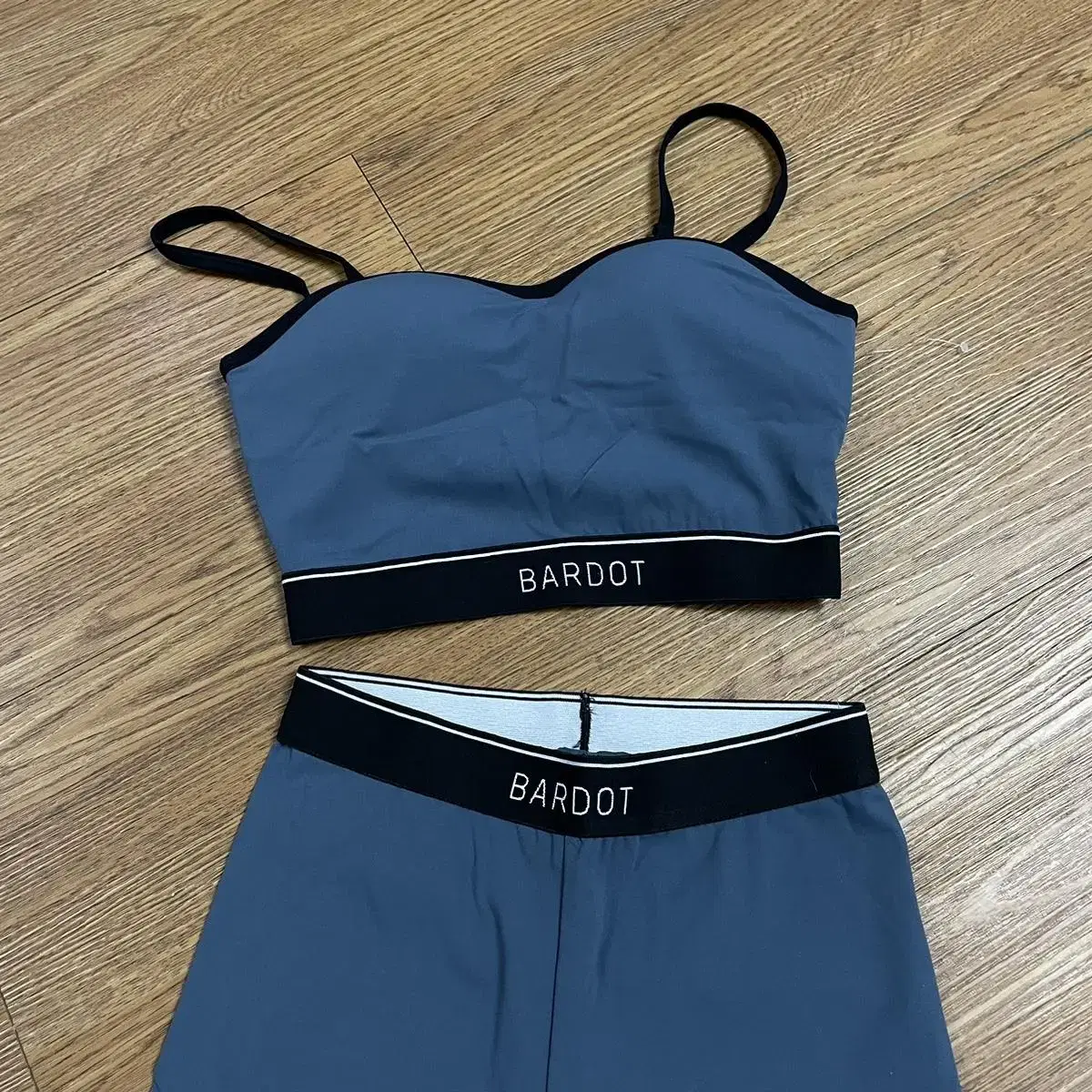 Bardot 운동복