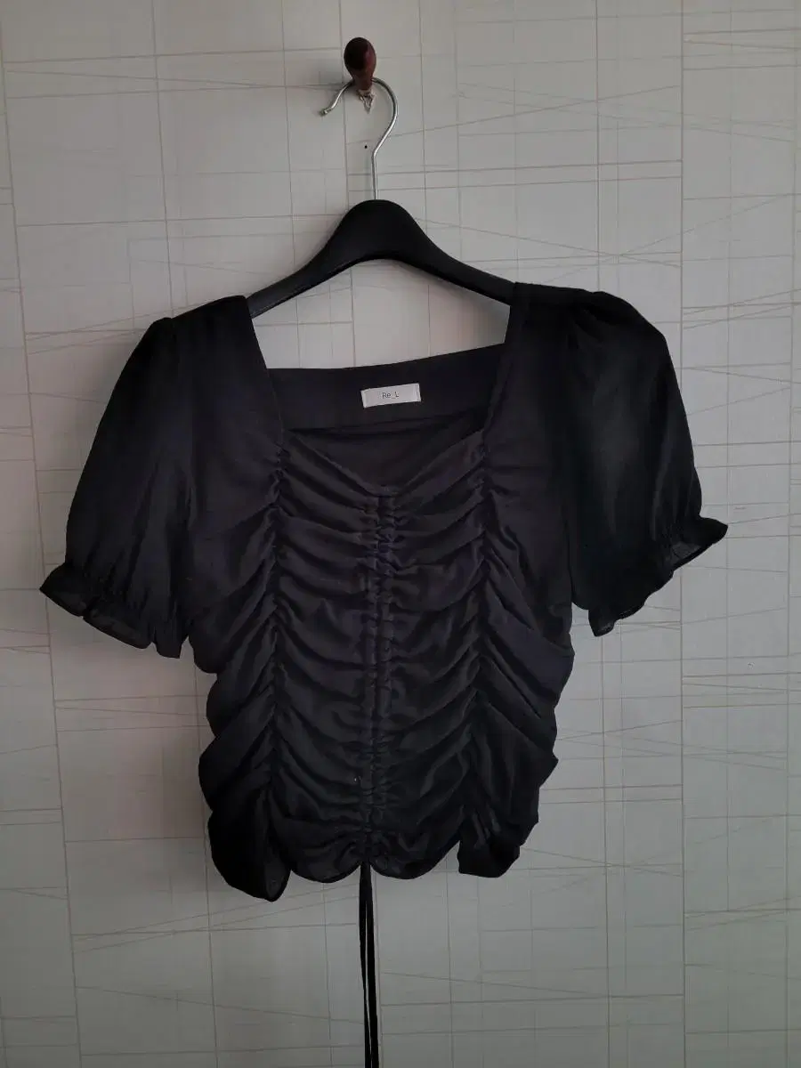 Zuu pleated black blouse