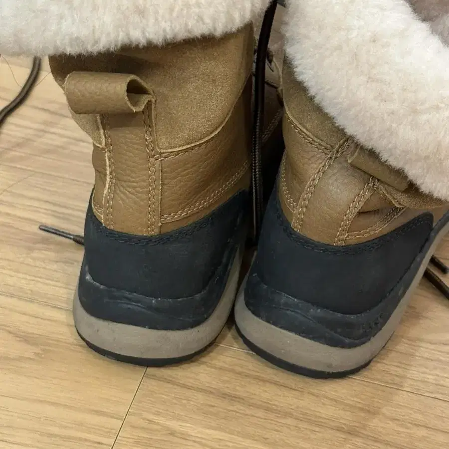 어그 여성 신발 UGG Adirondack III 가죽 스웨이드 겨울