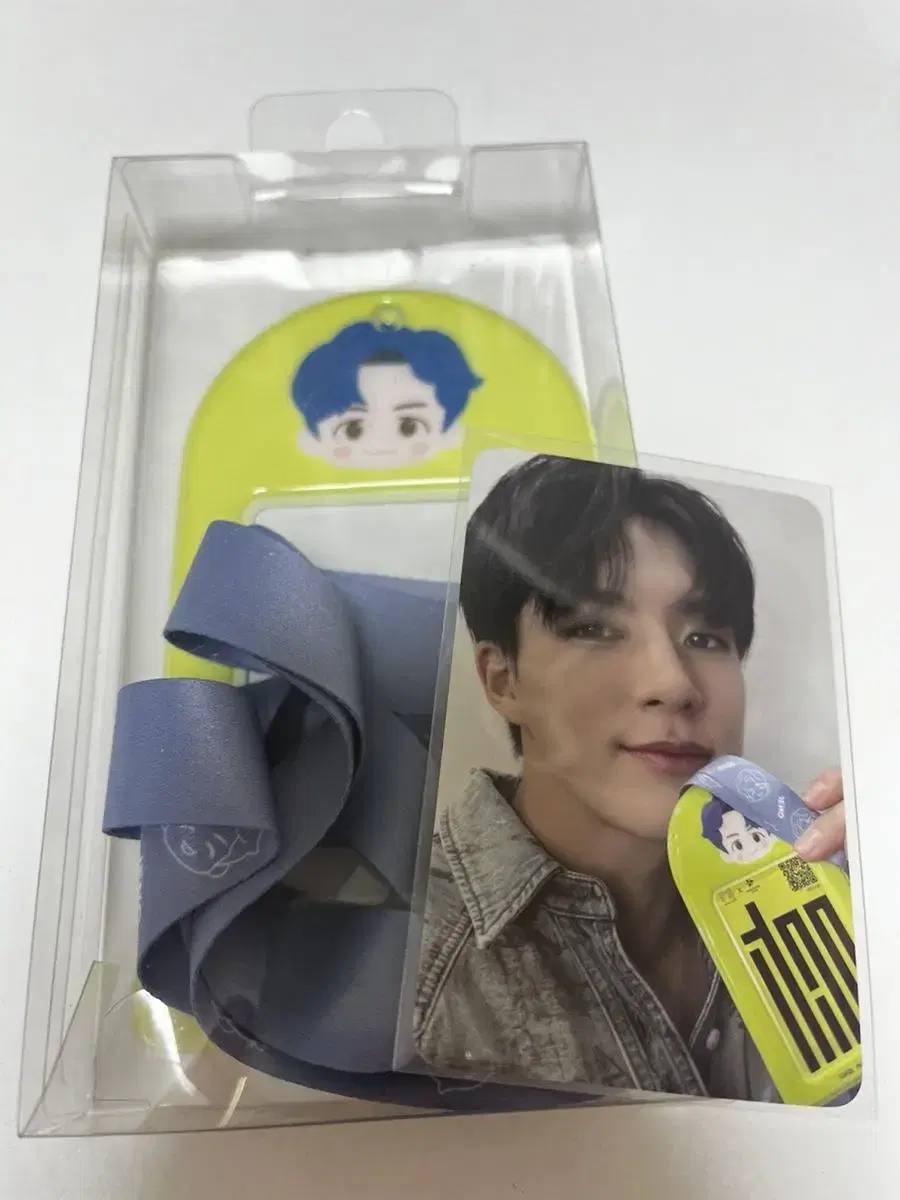 Everland jeno lanyard wts!!!