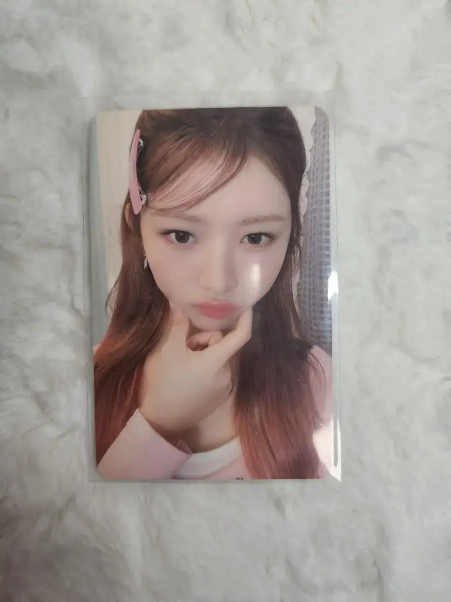 ive lay sell photocards) 2024 season's greetings Original photocard Yizhiyu Sawaye