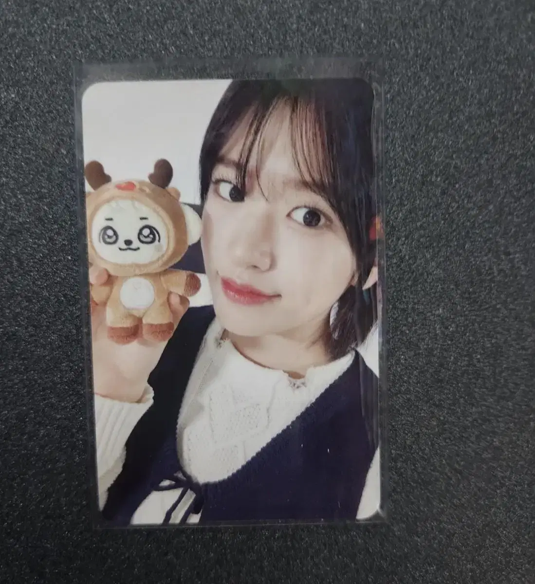 ive minive ahn yujin kanganji sells photo kards