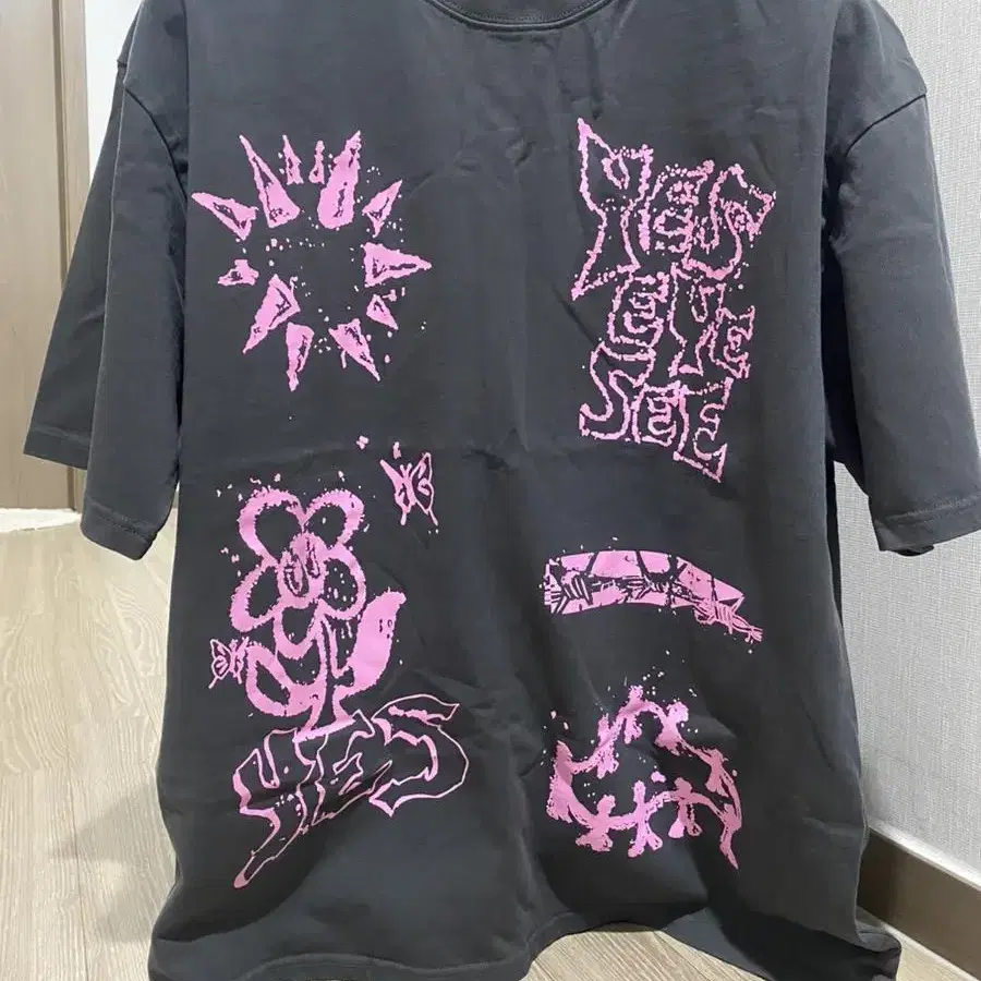 [L]예쓰아이씨 Y.E.S Doodle Tee Gun Metal 새상품