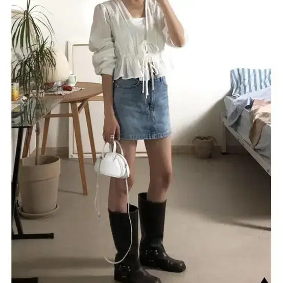 프랭크라이프서비스 lavish white blouse 구해요