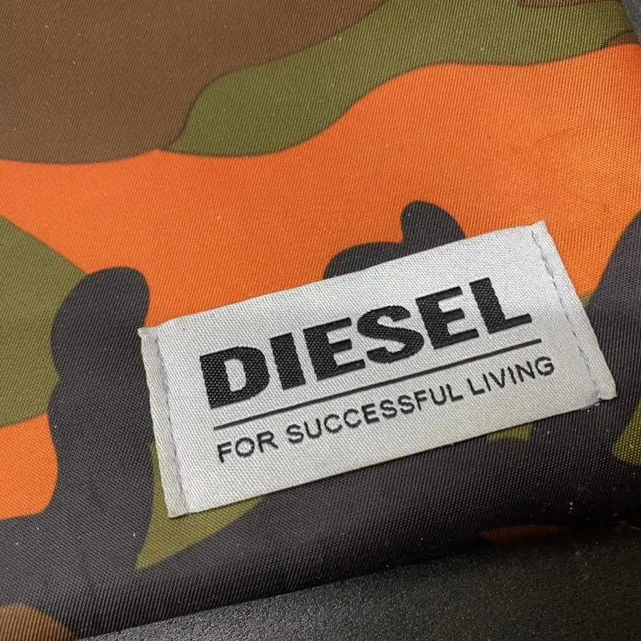 Diesel camo 파우치