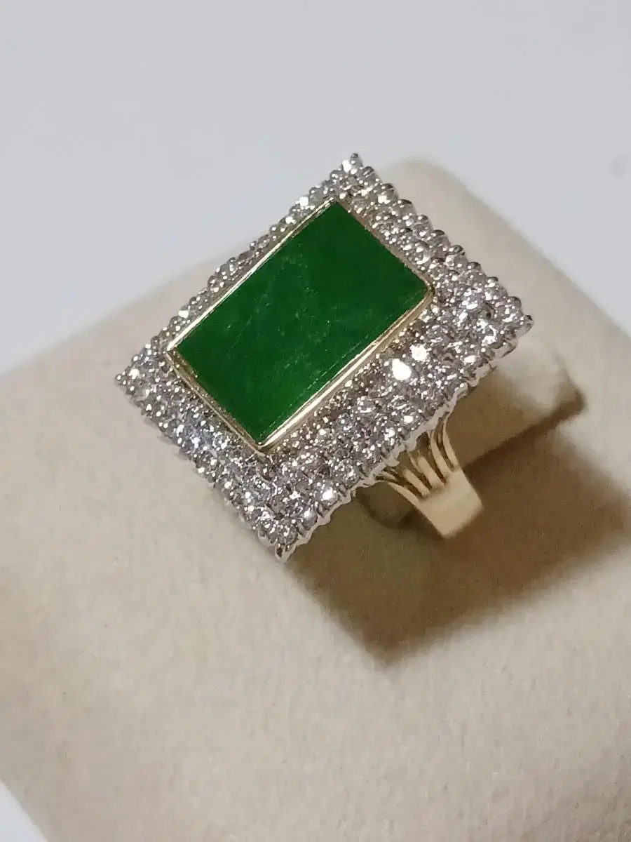 14k Chinese natural green jade ring, superior jade