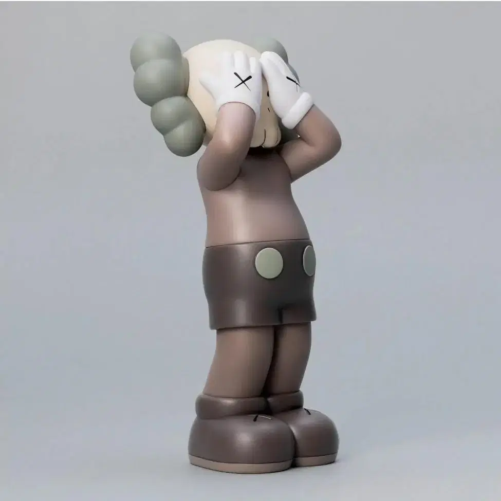 [정품] 카우스 KAWS 21 UK 홀리데이 피규어