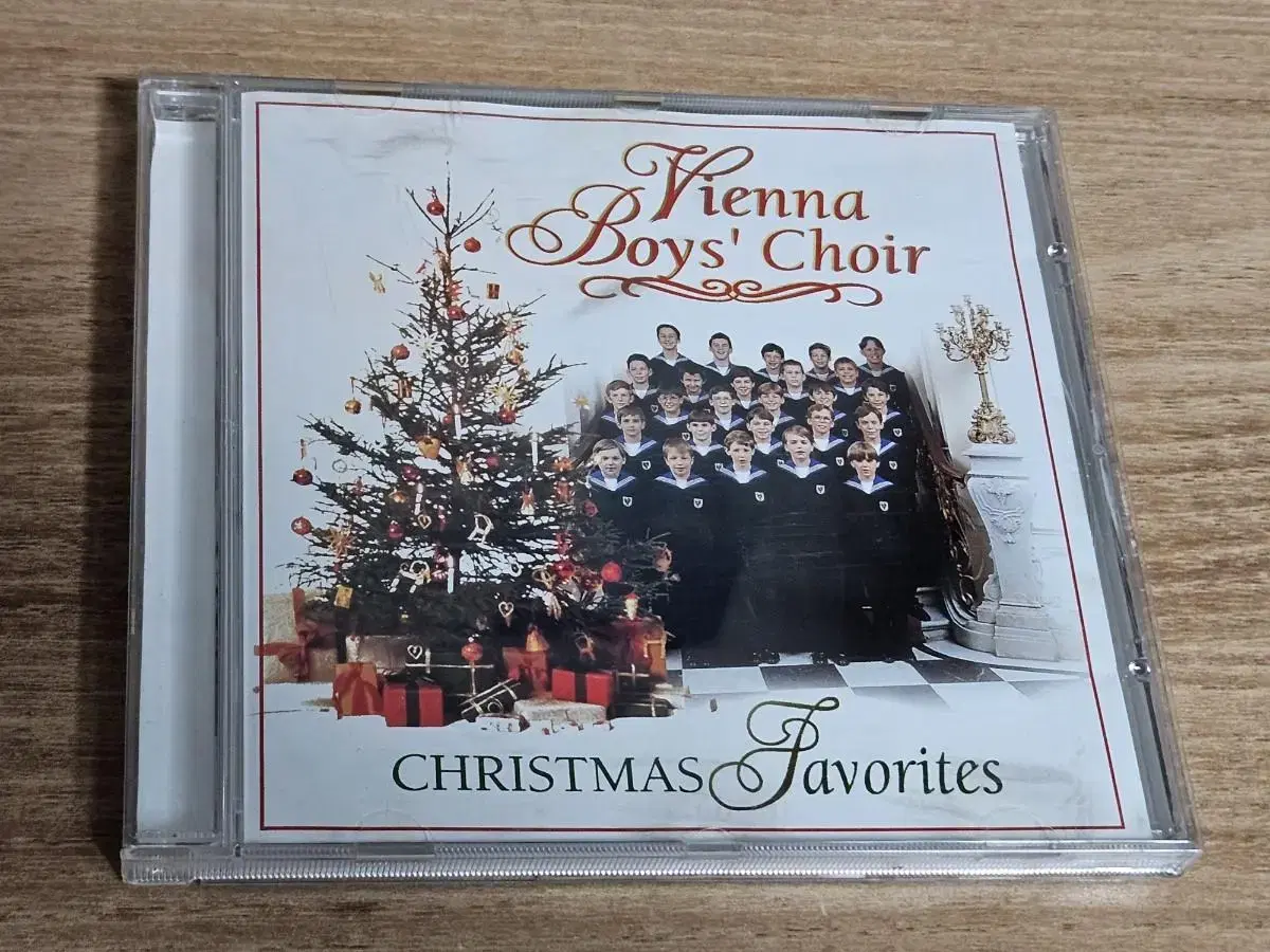 Vienna Boys Choir - Christmas Favorites