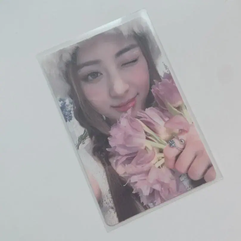 Le sserafim antifragile huh yunjin photocard WTS