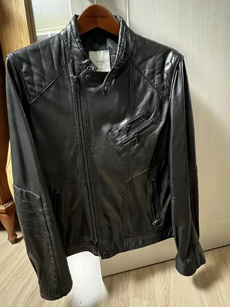 mango mango leather jacket (size M)