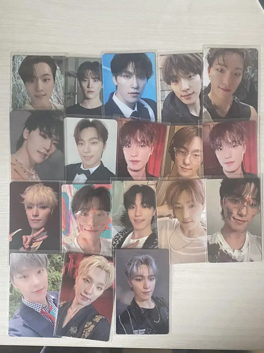 Seventeen dino photocard sells