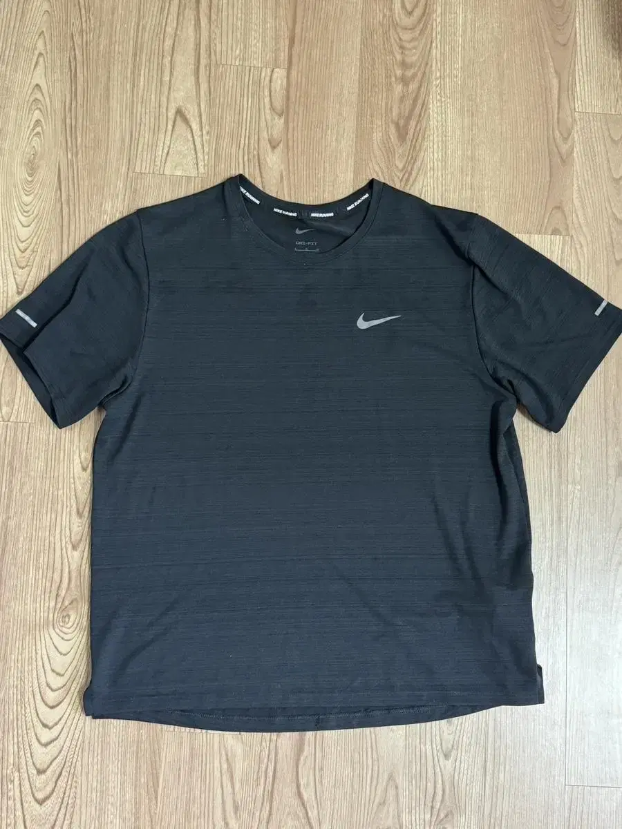 Nike DryFit Short Sleeve L