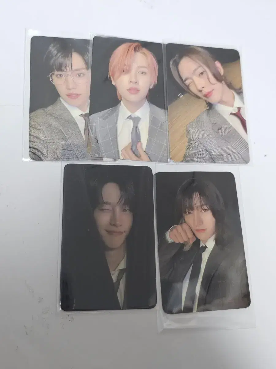 Onlyoneof photocard set