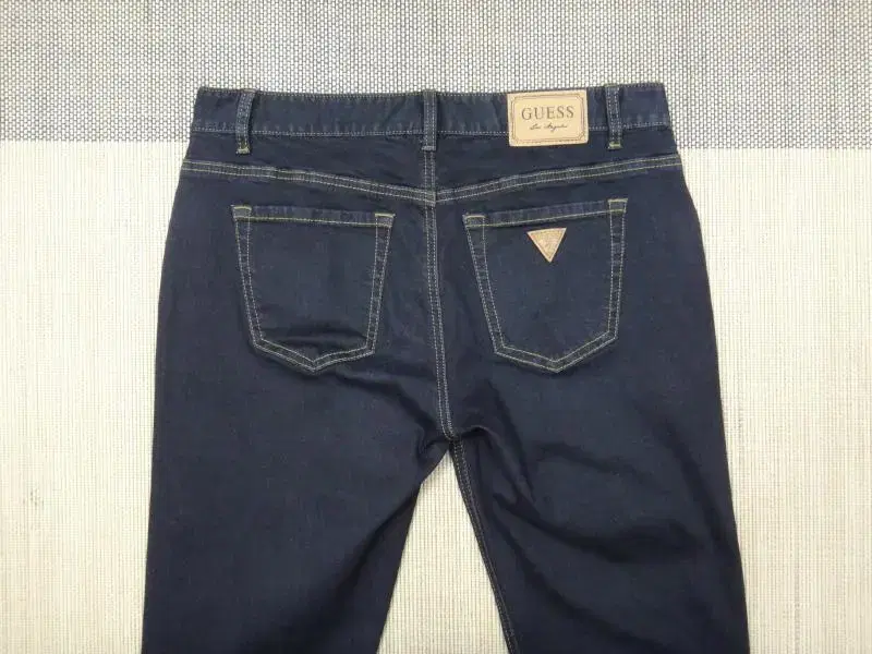 (32") GUESS Skinny-fit denim pants for Men