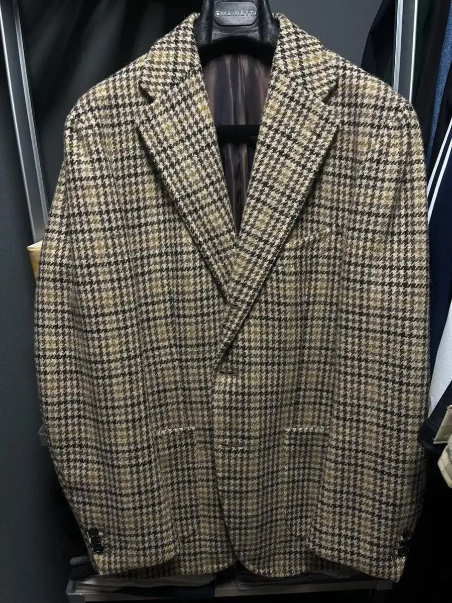 I am selling my Casa del Sarto Houndstooth Check Houndstooth Jacket size 52.