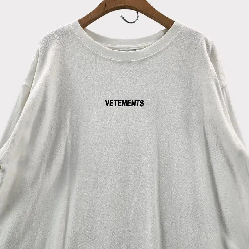 [55]  VETEMENTS 베트멍 긴팔 티셔츠