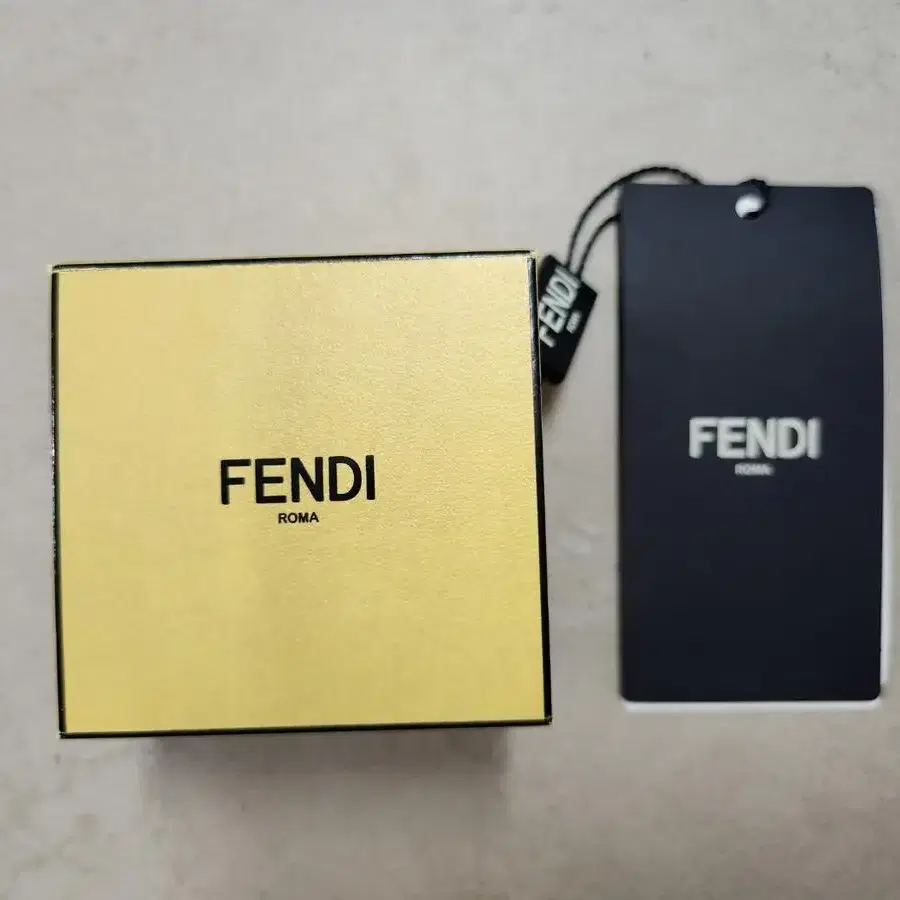 펜디 F Is fendi링(사이즈M)